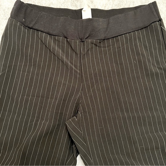 Julie’s Closet Pinstriped Cropped Wide Leg Pants - Picture 3 of 5